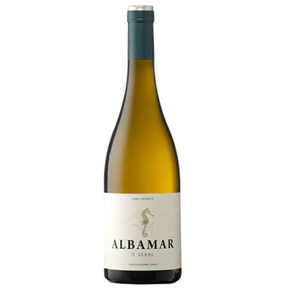 Albamar. Albariño 100% de cepas de 20-30 años. Vino muy expresivo en nariz con notas típicas de la variedad y la zona, mineralidad, cítricos, manzana verde, recuerdos de pera, anís,regaliz, balsámicos y salinidad…., en boca es potente, carnoso, fresco y largo con esa salinidad presente, recordando a la fruta de la nariz y fondo de anís.